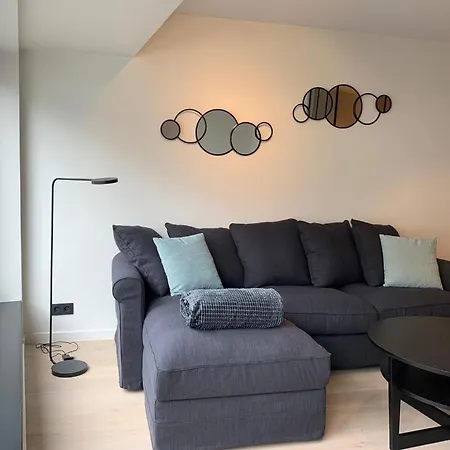 Lily A La Du Zoute Deux *